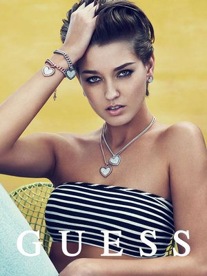 embedded_guess-spring-accessories-2014-campaign_1
