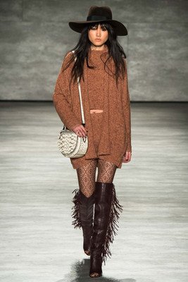 embedded_fringe_boots_fall_trends