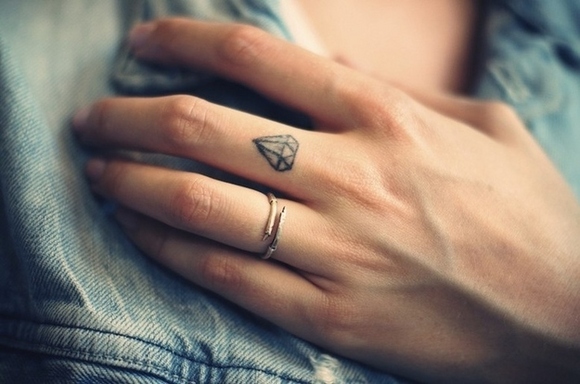 very-small-or-tiny-tattoos-for-women-28