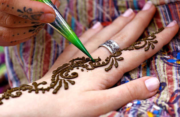 embedded_henna_hand_tattoo