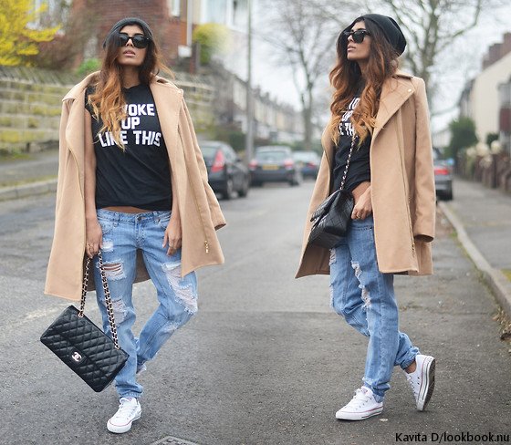 embedded_ripped_jeans