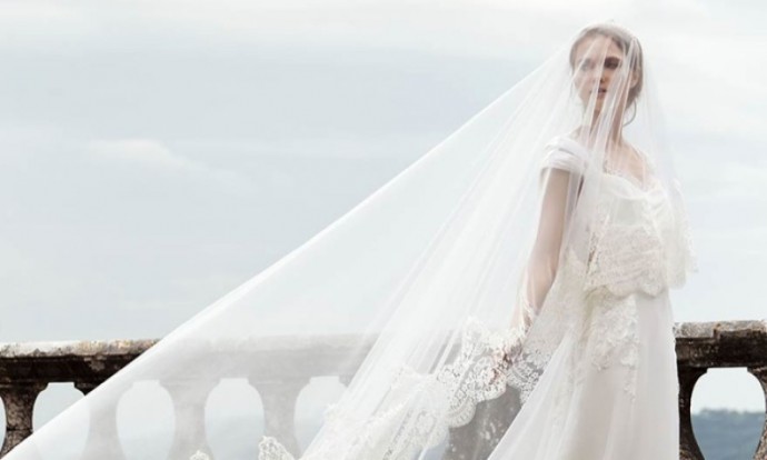 Alberta-Ferretti-Bridal-2016-Wedding-Dresses03-800×480 | Cien por Cien ...